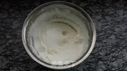 Make Mango naked cake step 3