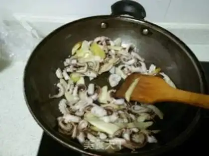 Make White and fried octopus step 4