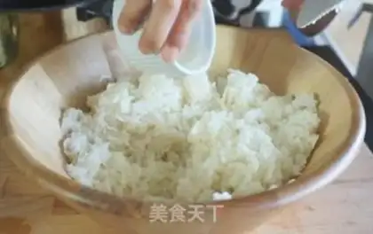 Make Sushi California roll step 5