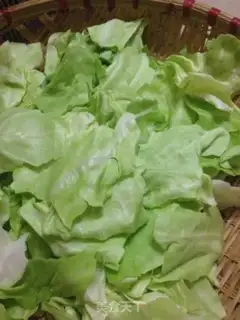 Make The hand tore the cabbage step 0