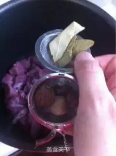 Make Homemade meat pine step 1