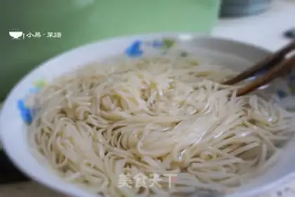 Make Garlic onion noodles step 2