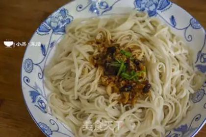 Make Garlic onion noodles step 6