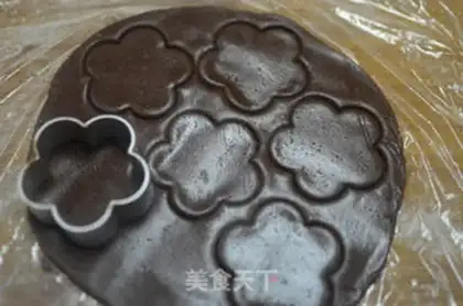 Make Chocolate plum pie step 5