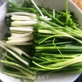 Make Onion noodles step 0