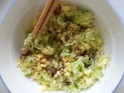 Make Squirt egg hair pie step 7