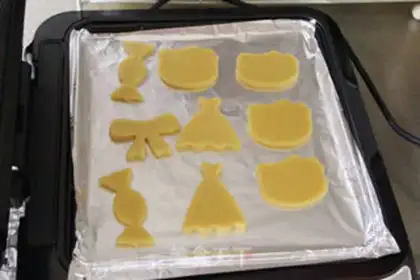 Make A twig and frost cookie step 5
