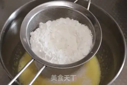 Make Strawberry cream cake step 4