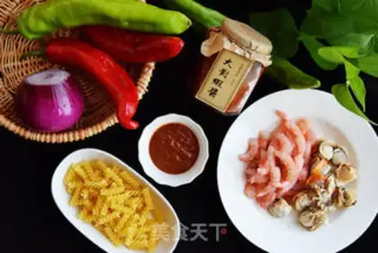 Make Big pair of shrimp sauce and pasta step 0