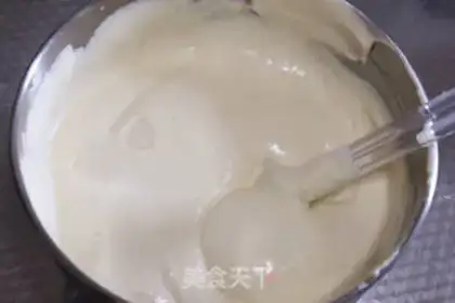 Make Strawberry cream cake step 13