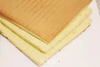 Make Strawberry cream cake step 17