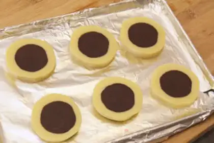 Make Toon lamb cookies step 13