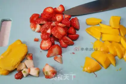 Make Strawberry Mangomus step 2