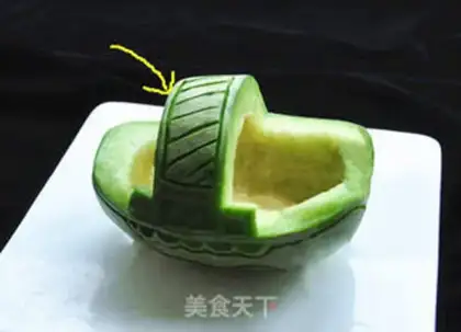 Make The fruit plate of the Cucumber Tortoise step 2