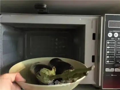Make The soy-cracked cheese step 2