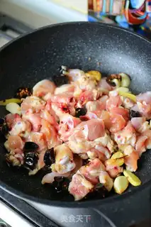 Make Yellow chicken step 3