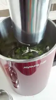 Make The broccoli potion soup step 7