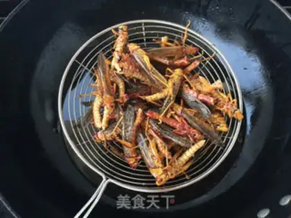 Make Fried insects step 3