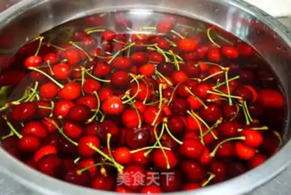 Make Homemade cherry sauce step 0