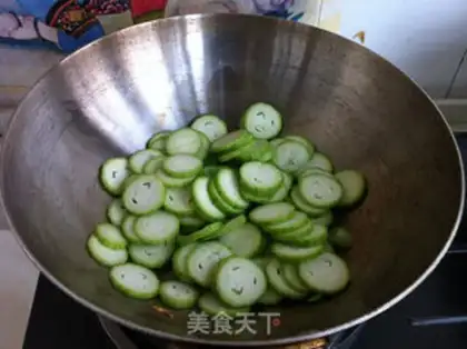 Make Smelt egg soup step 2