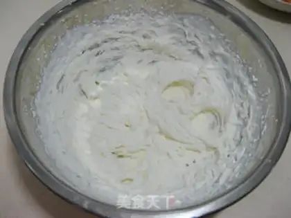 Make DORAEMON CREAM CAKE step 4