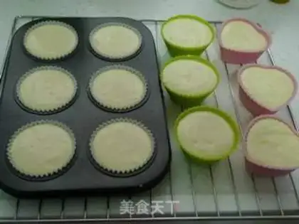 Make SpongeBob decorated cake step 6