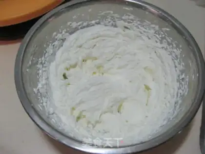 Make DORAEMON CREAM CAKE step 10