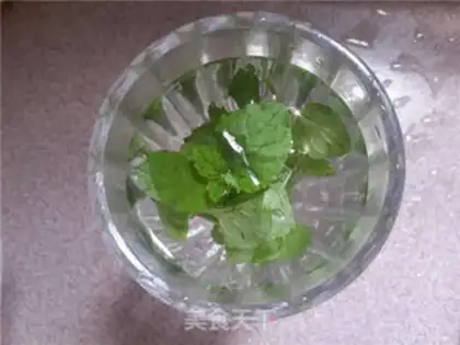 Make Mint lemon tea step 1