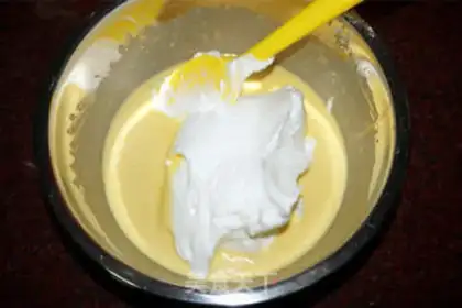 Make SpongeBob birthday cake step 4