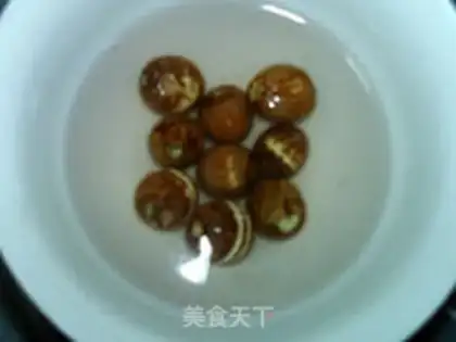 Make Red-tree Lotus soup step 1