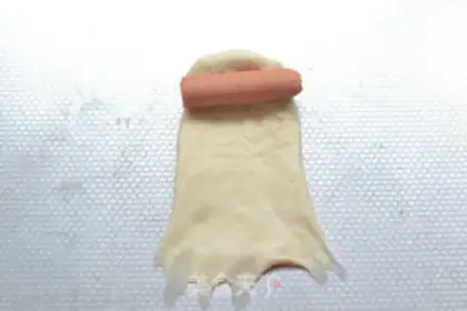 Make Black pepper ham bread step 3