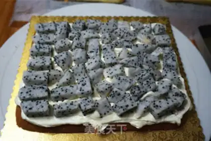 Make SpongeBob birthday cake step 10