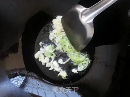 Make Tomato fried the cabbage step 3