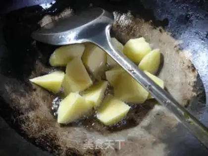 Make Onion whited potatoes step 5