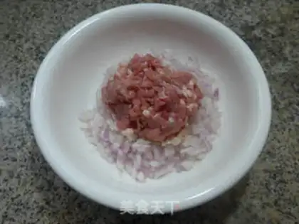 Make Onion pork pie step 3