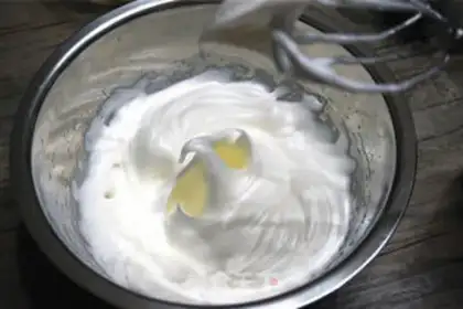 Make Bear-colored cake rolls step 10