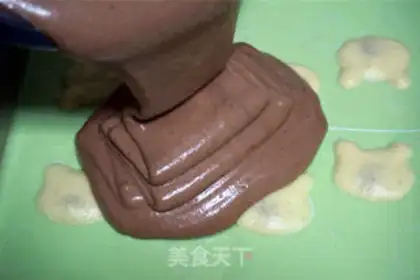 Make Bear-colored cake rolls step 12