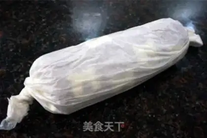 Make Bear-colored cake rolls step 16