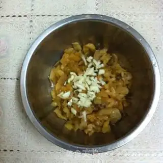 Make Squeeze the eggs step 0