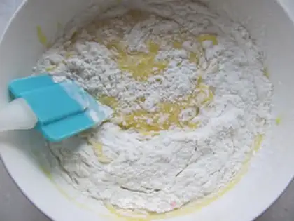 Make A bouquet cake step 2