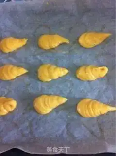 Make Swan ice cream puff step 7