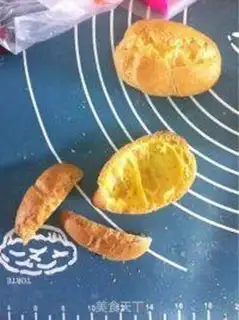 Make Swan ice cream puff step 9