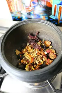 Make Old plum soup step 1