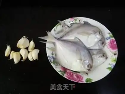 Make Garlic red-hot minnow step 0