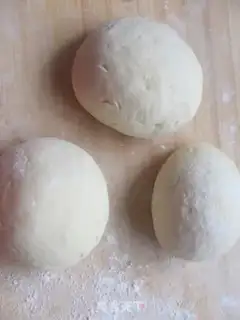 Make Smoky caterpillar bread step 4
