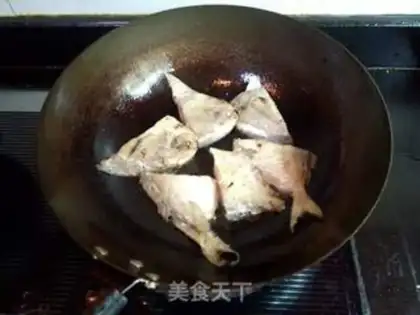 Make Garlic red-hot minnow step 3