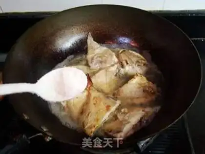 Make Garlic red-hot minnow step 5