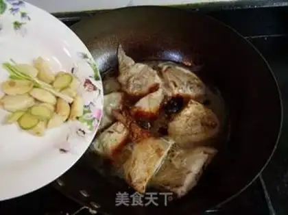 Make Garlic red-hot minnow step 7