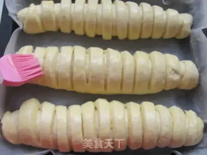 Make Smoky caterpillar bread step 10