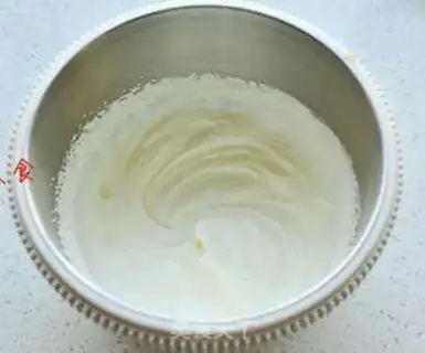 Make Yogurt strawberry cake step 6